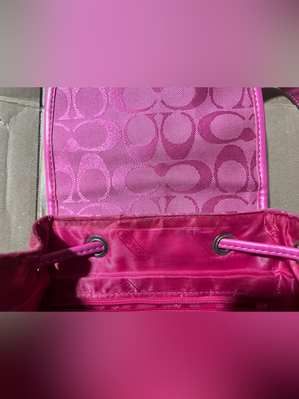 Coach Y2K vintage fuchsia signature drawstring backpack silver hardware - Picture 4 of 13